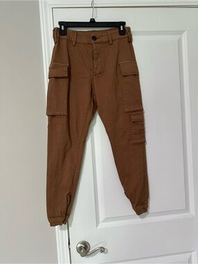 Fashion Nova women Cargo Pants in Brown